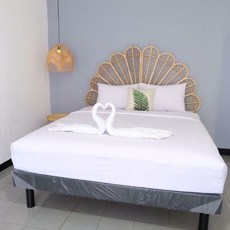 Rarem Bed & Breakfast Bandar Lampung Exteriör bild