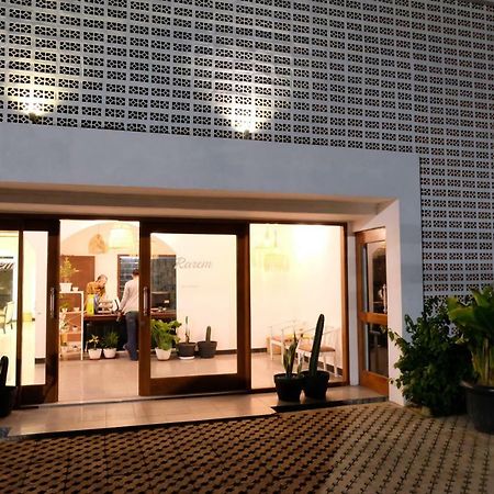 Rarem Bed & Breakfast Bandar Lampung Exteriör bild