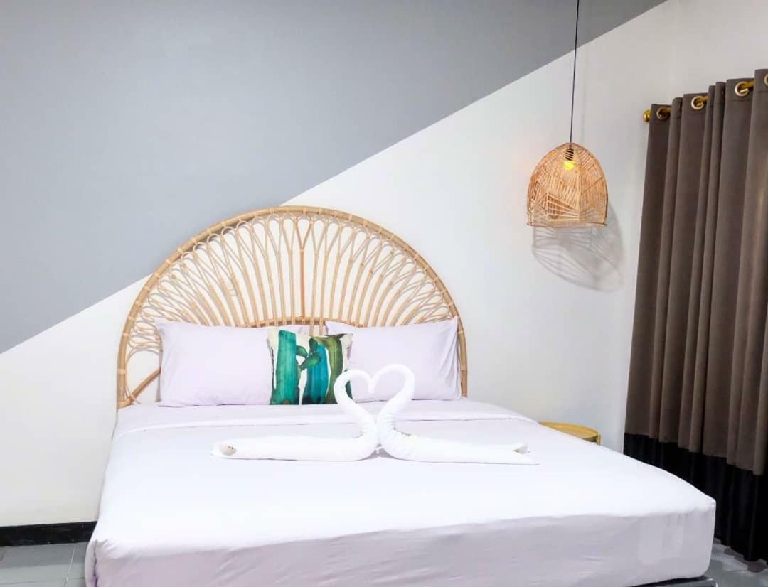 Rarem Bed & Breakfast Bandar Lampung Exteriör bild
