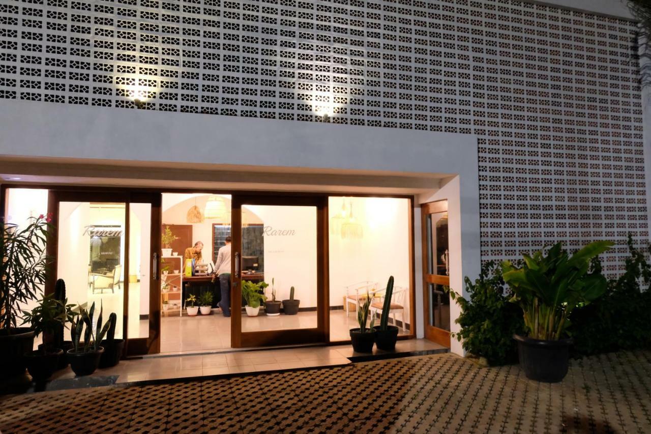 Rarem Bed & Breakfast Bandar Lampung Exteriör bild