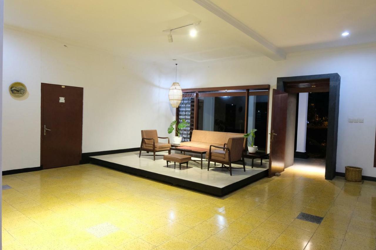 Rarem Bed & Breakfast Bandar Lampung Exteriör bild