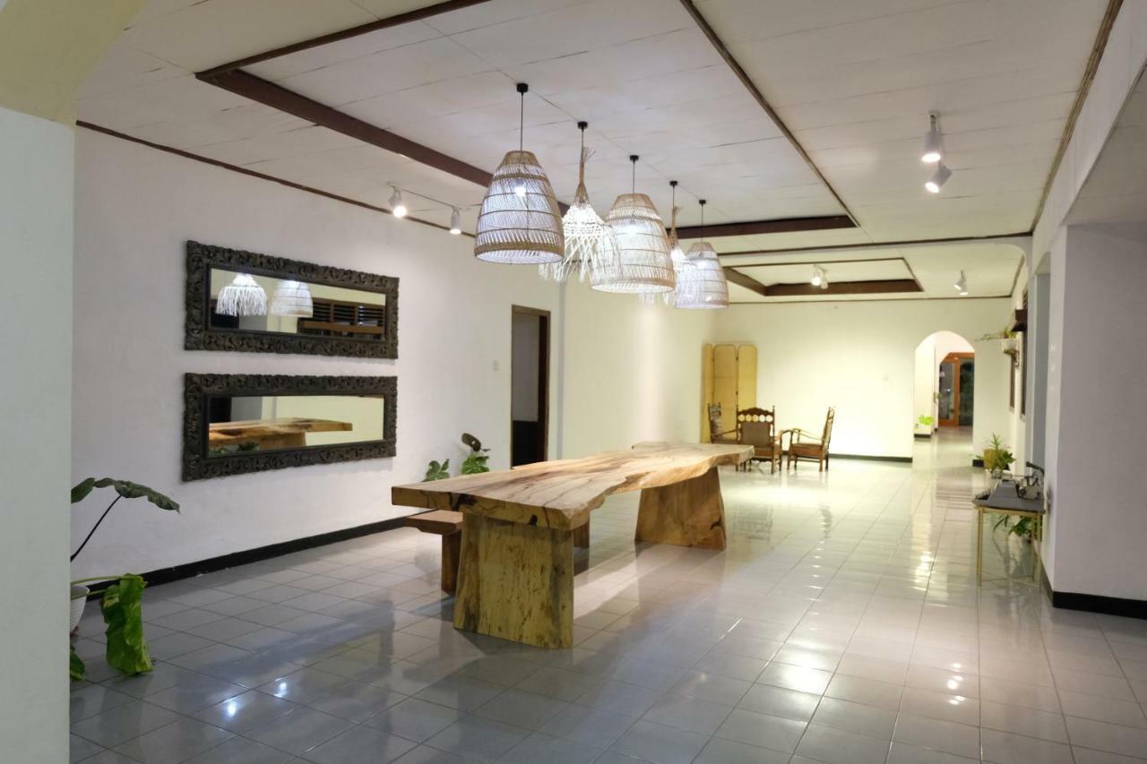 Rarem Bed & Breakfast Bandar Lampung Exteriör bild