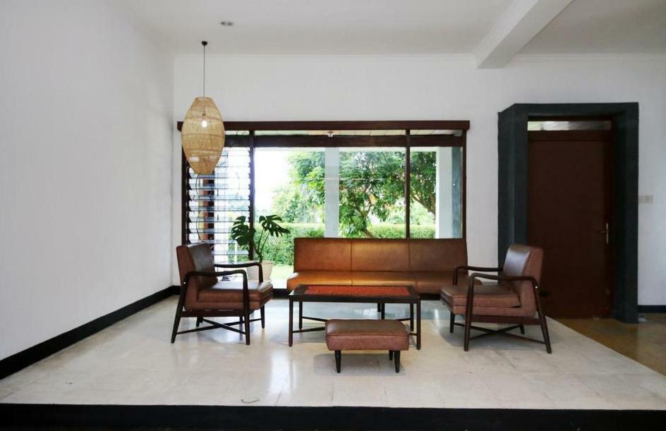 Rarem Bed & Breakfast Bandar Lampung Exteriör bild