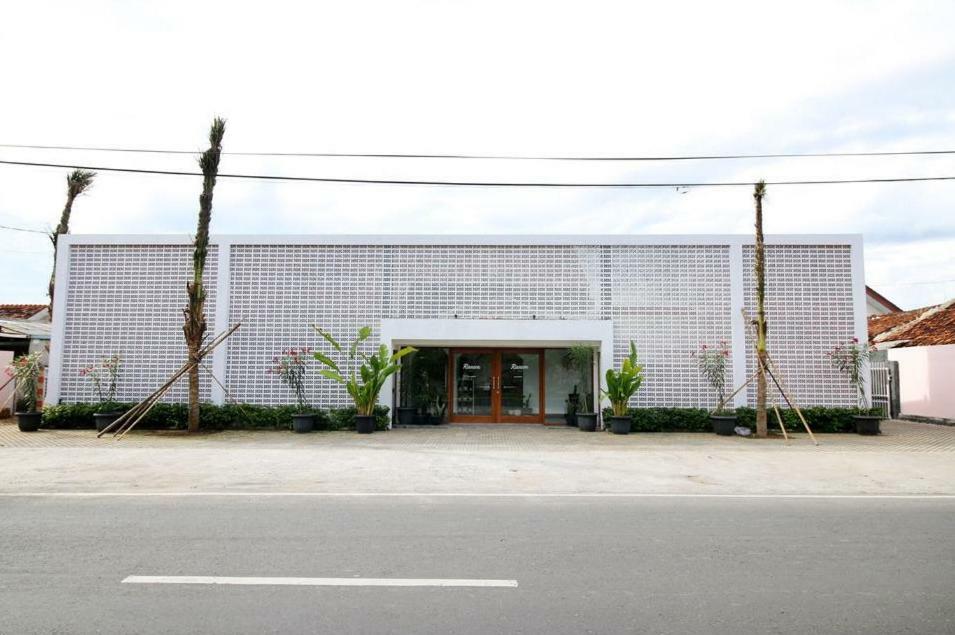Rarem Bed & Breakfast Bandar Lampung Exteriör bild